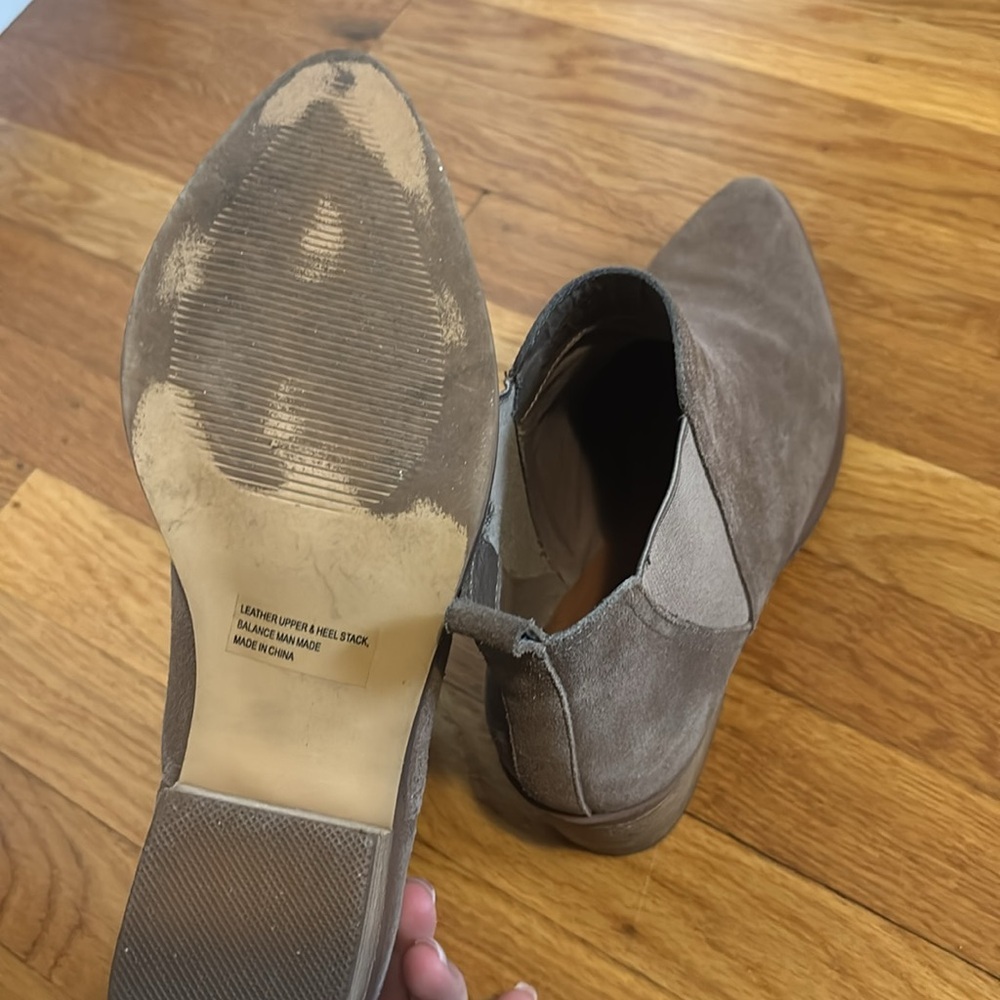 DV by Dolce Vita  zipporah Brown Chelsea  Ankle Boots with Elastic Panels - Picture 3 of 3